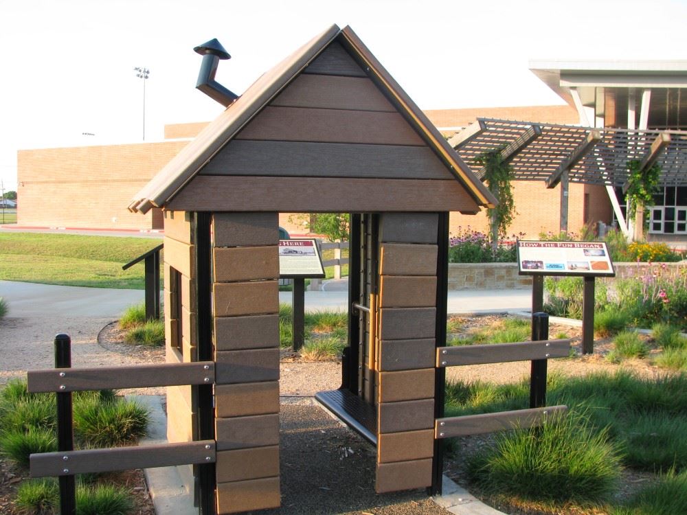 Log cabin play structure
